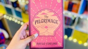Eksplorasi Takdir dan Pencarian Jati Diri Melalui Buku 'The Pilgrimage'