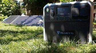 Bluetti AC200P, Pembangkit Listrik Portable yang Cocok Buat Dibawa Kemana Saja