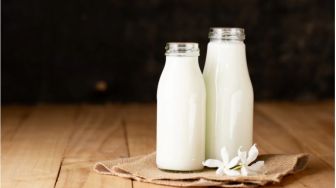 4 Fakta dan Mitos Seputar Susu yang Perlu Kamu Ketahui