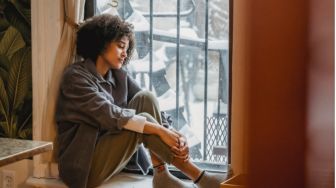5 Cara agar Terbebas dari Rasa Khawatir yang Berlebihan, Sibukkan Dirimu