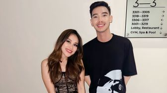 Ayu Ting Ting Dijodohkan dengan Penggemar, Netizen Tak Terima: Cocoknya Sama Boy William Lah