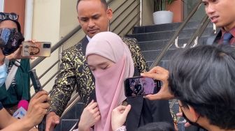 Inara Rusli Siap Ladeni Tantangan Virgoun Berebut Hak Asuh Anak