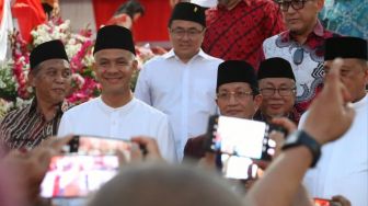 Digadang-gadang Jadi Cawapres, Imam Besar Masjid Istiqlal Nasaruddin Umar Tampil Bareng Ganjar di Manado