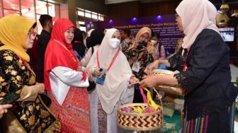 Naoemi Octarina Perkenalkan Produk Unggulan Sulawesi Selatan di Medan