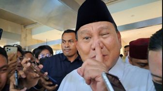 Ngakak! Prabowo Lontarkan Guyon Terkait Pilpres di Depan Para Menteri