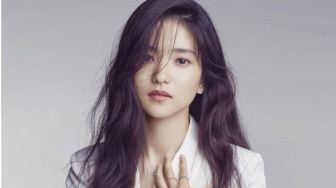 Kim Tae Ri Dirasuki oleh Roh Jahat dalam Poster Drama Thriller 'Revenant'