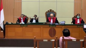 TOK! Hakim Tolak Eksepsi Haris Azhar Di Kasus 'Lord' Luhut, Sidang Tetap Lanjut