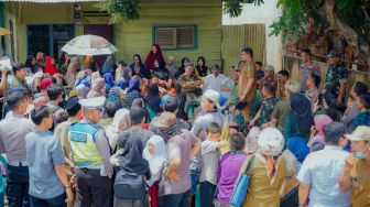 Bobby Nasution Dengar Curhatan Warga Sambil Makan Siang Bersama