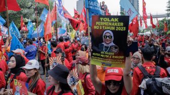 Demo Buruh Digelar Besar-Besaran di Dekat Istana, Massa AASB dan Gebrak Bawa Tuntutan Ini