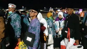 387 Jemaah Calon Haji Terbang Dari Bandara Sultan Hasanuddin Makassar