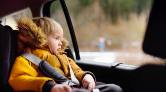 4 Cara Mencegah Mabuk Perjalanan pada Anak, Hindari Bermain Gadget!