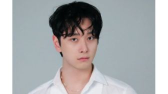 Ungkap Kesan Jadi Ayah Baru, Chansung 2PM: Dia Sangat Mirip Denganku