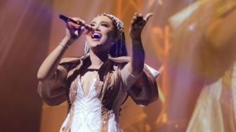 Potret Krisdayanti Konser di Singapura, Ditonton Langsung Puan Maharani
