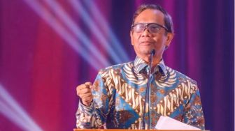 Denny Indrayana Koar-koar Soal Isu MK Kembalikan Pemilu Tertutup, Mahfud MD: Itu Hanya Analisis Orang Luar