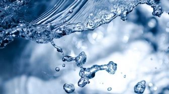 Manfaat Minum Air Zamzam Lengkap dengan Cerita Sejarahnya
