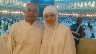 Nikita Mirzani Unggah Foto Kangen Orang Tua, Netizen: Semangat Nyai