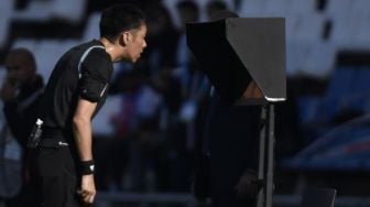 Momen Wasit Sudah Cek Monitor VAR tapi Tak Kasih Penalti ke Timnas Indonesia U-17, Absurd Banget