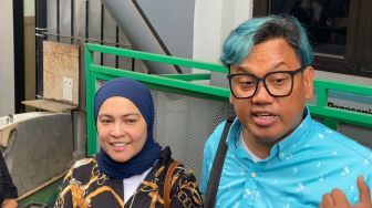 Uya Kuya Pamer Nyoblos Bareng Istri, Minta Publik Tak Golput