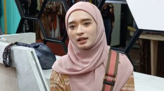 Matanya Sembab Dicurigai Tangisi Virgoun, Inara Rusli Buru-Buru Klarifikasi