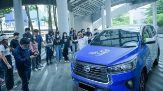 Garda Oto dari Asuransi Astra Sosialisasikan Cara Berkendara Aman di Universitas Multimedia Nusantara