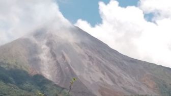 Pusat Vulkanologi Catat 1.328 Kali Gempa Guguran Gunung Karangetang Sulawesi Utara