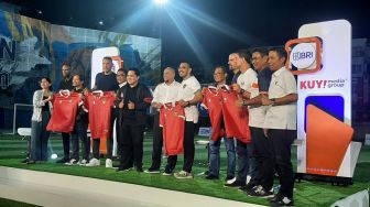 Pesan Eric Abidal untuk Pesepak Bola Indonesia: Ikuti Allah dan Selalu Bersyukur