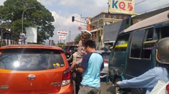 Libur Panjang, Kawasan Lembang Macet Parah Akibat Proyek Drainase