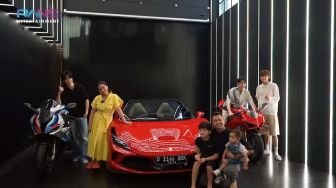 NCT Dojaejung Terkejut Lihat Koleksi Mobil Raffi Ahmad, Ada yang Tutup Mulut hingga Geleng-Geleng