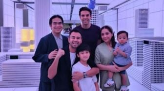 Keluarga Raffi Ahmad Bertemu dengan Ricardo Kaka, Netizen: Abis Ini Rafathar Dipangku Bang Messi