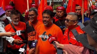 Usai Kawal Sidang Gugatan UU Ciptaker di MK, Massa Partai Buruh Bubarkan Diri