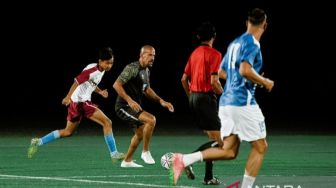 Jajal Langsung Lapangan Latihan Bali United, Begini Respons Juan Sebastian Veron