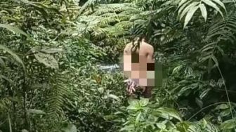 Diduga Fetish! Viral Aksi Pemuda Resahkan Wisatawan Coban Glotak, Pakai Kostum ala BDSM dengan Tangan Diikat