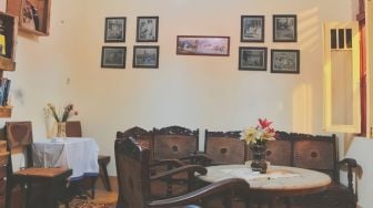 Omah Tua Coffee & Library, Cafe Berkonsep Old Vintage Yang Unik