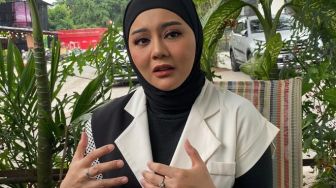 Kehilangan Banyak Job usai Berhijab, Jenita Janet Ikhlas Kembalikan Uang Kontrak Kerja