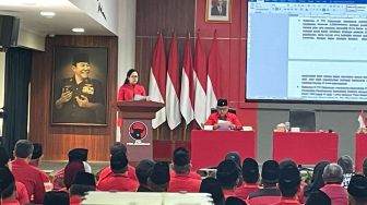 Bacakan Hasil Rakernas III PDIP, Puan: Menangkan Ganjar Pranowo Jadi Presiden!