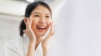 3 Tips Dapatkan Wajah Glass Skin ala Korea, Lakukan Cara Ini Seminggu!