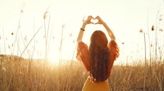 Paling Self Love, Ini 3 Zodiak yang Selalu Menerima Kekurangan Diri Sendiri