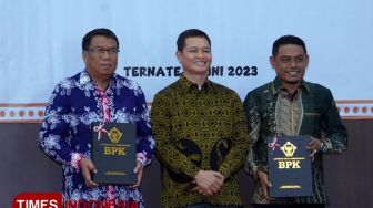Ketua DPRD dan Sekda Tidore Terima LKPD dari BPK - RI