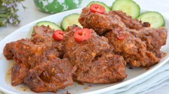 Resep Rendang Ayam Bumbu Meresap Sempurna, Senikmat Daging Sapi