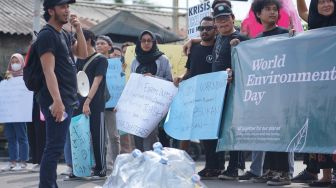 Hari Lingkungan Hidup, Mahasiswa Universitas Budi Luhur Tolak Penggunaan Kemasan Plastik Sekali Pakai