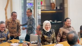 Ngakak! Prabowo Lontarkan Guyon Terkait Pilpres di Depan Para Menteri