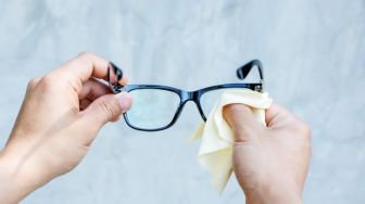 Jangan Asal, Ini 5 Cara Tepat Merawat Kacamata agar Tidak Mudah Rusak