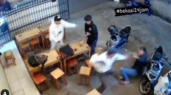 Viral Remaja di Bekasi Membabi Buta Serang Pengunjung Kafe Pakai Celurit, Netizen Duga Motifnya Dendam