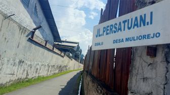 Jalan di Deli Serdang Dijual Rp1,6 Miliar, Warga: Pak Jokowi Kemana-mana Membuat Jalan, Ini Malah Dijual