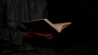 Setara dengan Sepertiga Al Quran, Ini Arti Surat Al Ikhlas dan Keutamaannya