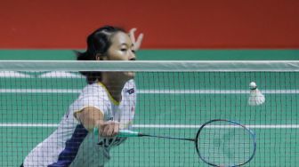 Pebulu tangkis tunggal putri Indonesia Putri Kusuma Wardani saat bertanding dengan tunggal putri Amerika Iris Wang dalam babak pertama (32 besar) turnamen Indonesia Open 2023 di Istora Senayan, Jakarta, Selasa (13/6/2023). [Suara.com/Alfian Winanto]