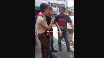 Viral! Aksi Pelajar Berseragam Pramuka Tangkap Jambret Di Kemayoran