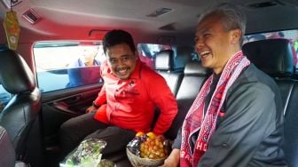 Penegasan Dukungan Jokowi Terlihat Saat Bobby Mesra dengan Ganjar di Medan