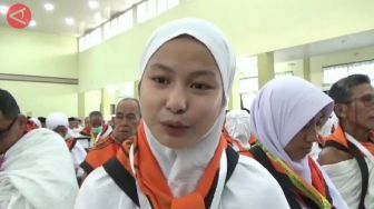 Masih 18 Tahun, Sania Wahyu Ningsih Jadi Jamaah Haji Termuda se-Indonesia