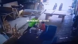 Kepala Bocor Dikepruk Batu, Pria di Pancoran Dianiaya Temannya Cuma Gegara Tak Dikasih Nomor HP Cewek